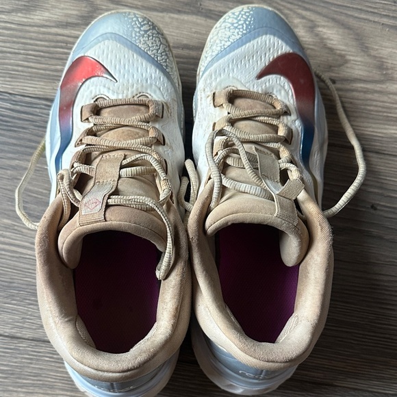 Nike White and Brown Athletic Football cleats - Picture 6 of 10